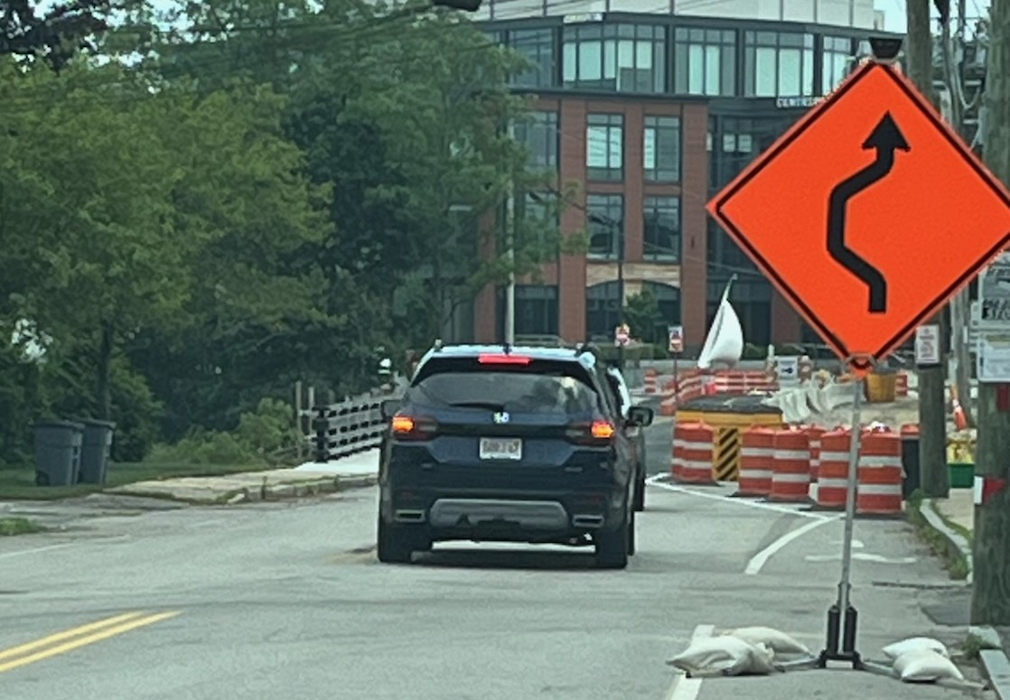 Maplewood Ave. bridge open for one-land, inbound traffic.