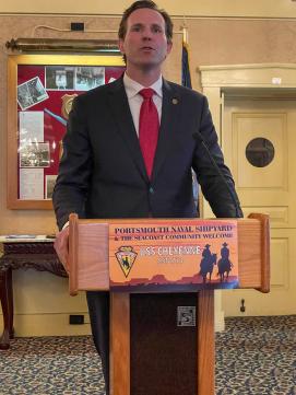 Mayor McEachern speaks at The Portsmouth Naval Shipyard