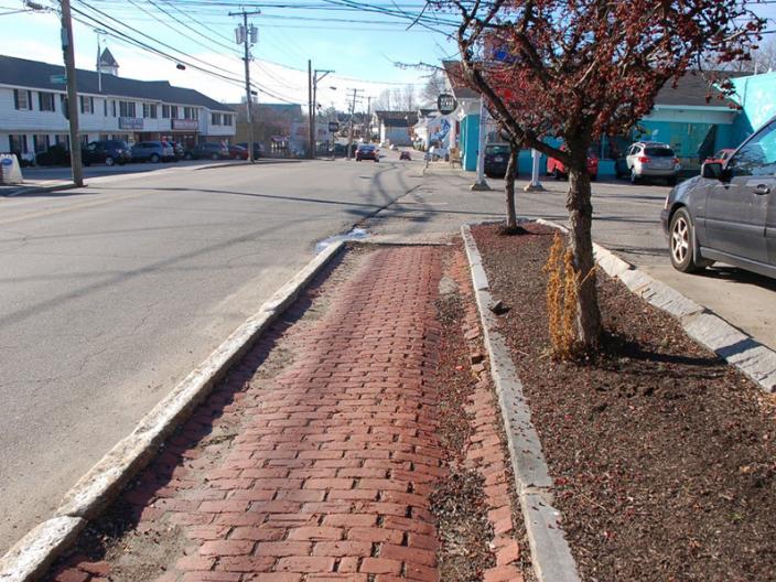 Sidewalk on Islington Street