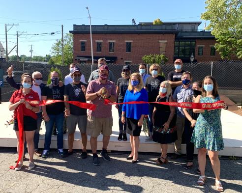 Ribbon-cutting at the Bridge Street PopUp NH venue.